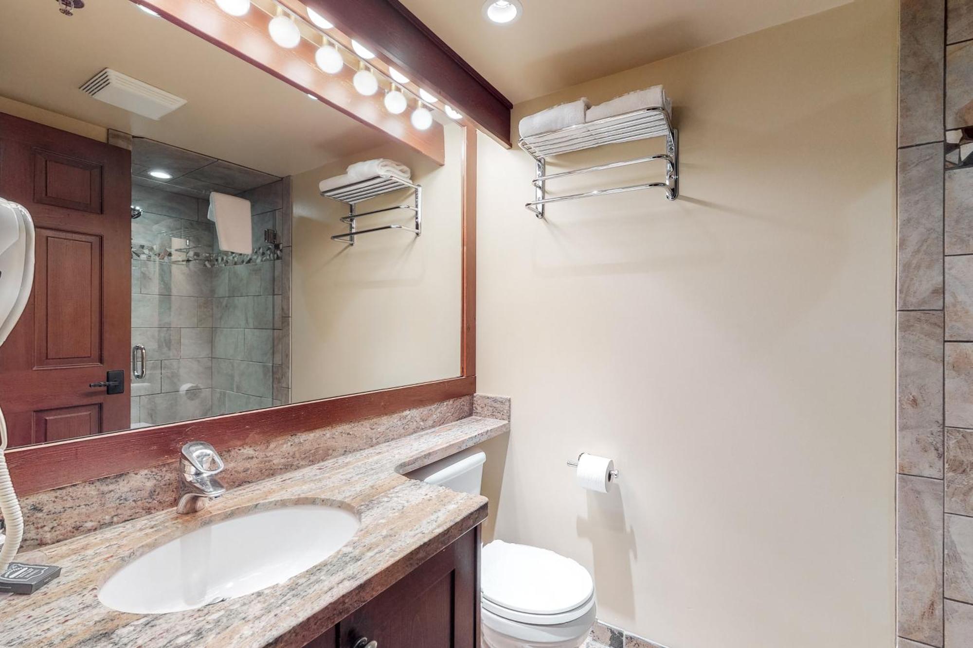 Greystone Lodge Уистлер Номер фото