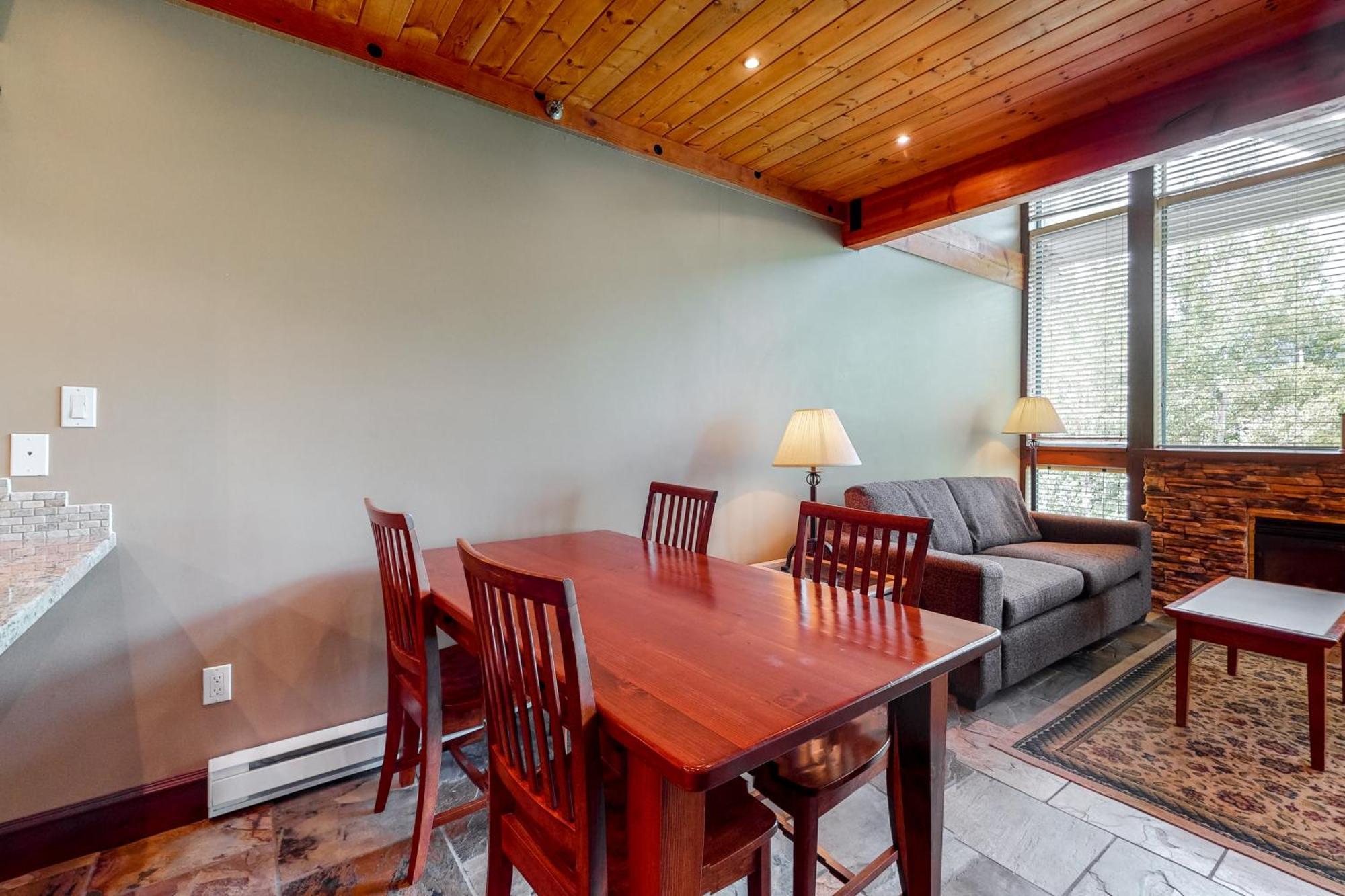 Greystone Lodge Уистлер Номер фото