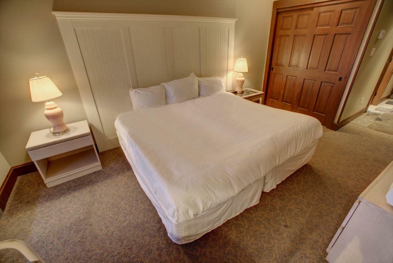 Greystone Lodge Уистлер Экстерьер фото