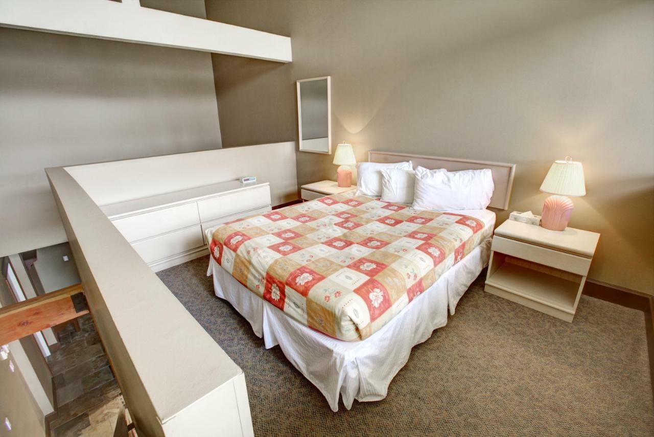 Greystone Lodge Уистлер Экстерьер фото