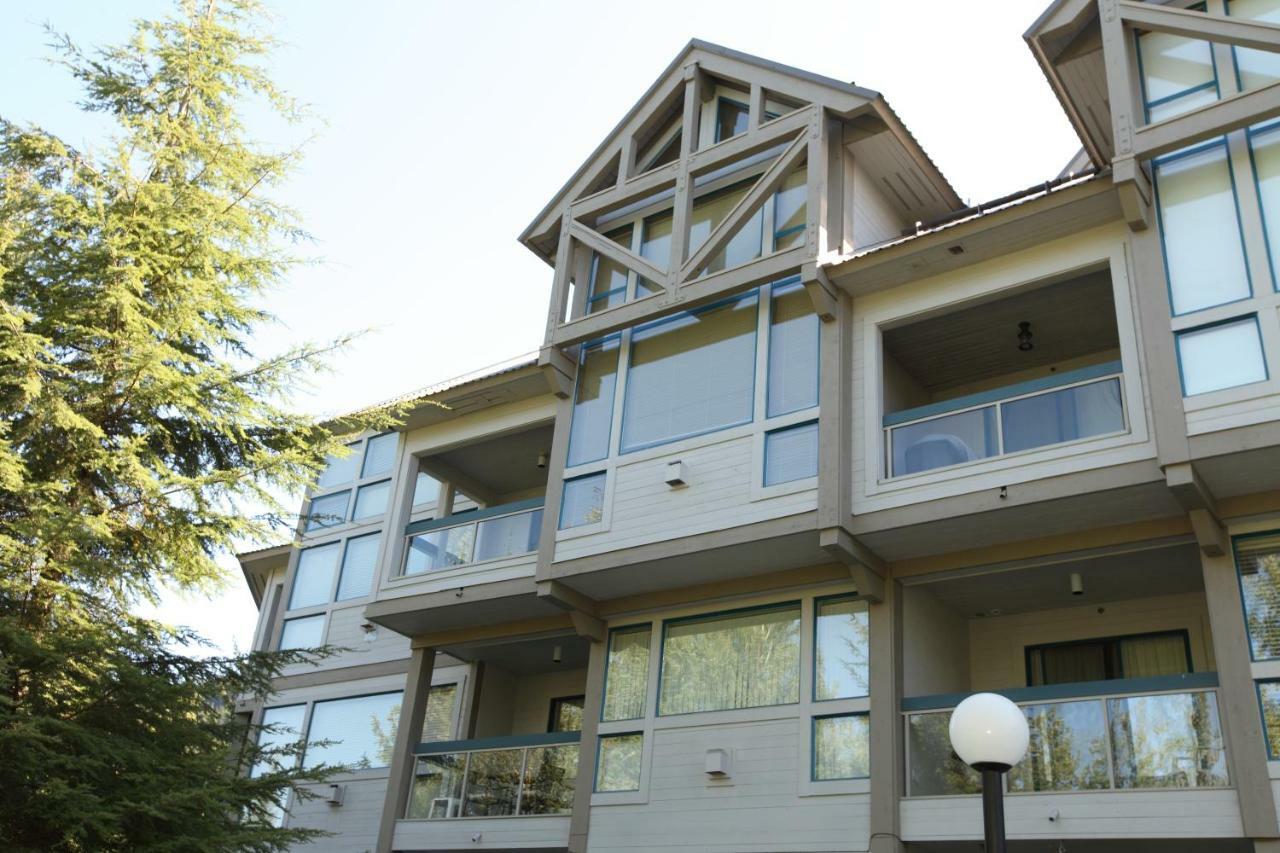 Greystone Lodge Уистлер Экстерьер фото